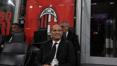 MILAN, ITALY - AUGUST 23: Head coach of AC Milan Massimiliano Allegri looks on before the Serie A match between AC Milan and Cagliari at Stadio Giuseppe Meazza on January 11, 2025 in Milan, Italy. (Photo by Claudio Villa/AC Milan via Getty Images) allegri-milan-bologna