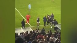 VIDEO / Aspas impazzisce e spacca il monitor del Var nel finale di Celta Vigo-Siviglia
