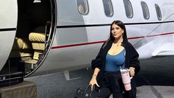 Wanda Nara in partenza per il weekend: ecco le foto dal suo volo privato