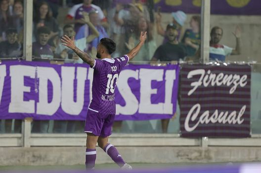 FLORENCE, ITALY - AUGUST 31: Nicolás Iván González of ACF Fiorentina celebrates after scoring a goal during the UEFA Conference League play-off round, second leg match between ACF Fiorentina and Rapid Wien at Artemio Franchi Stadium on August 31, 2023 in Florence, Italy. (Photo by Gabriele Maltinti/Getty Images) FINALE – Fiorentina-Rapid Vienna 2-0. Doppio Nico Gonzalez, sarà ancora Europa! - immagine 2