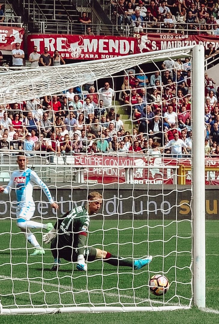 Il Napoli rivive le vecchie sfide contro il Torino: quante emozioni! – LA FOTOGALLERY - immagine 5