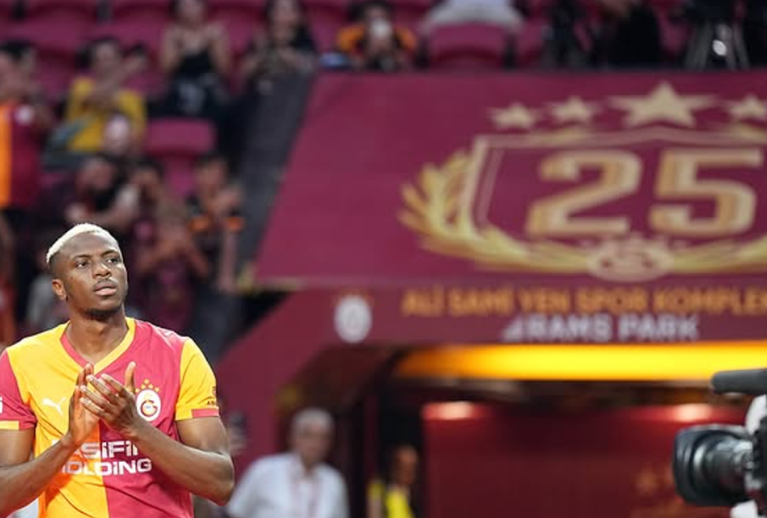 Osimhen, presentazione da star al Galatasaray: con lui un altro top player – GALLERY - immagine 3