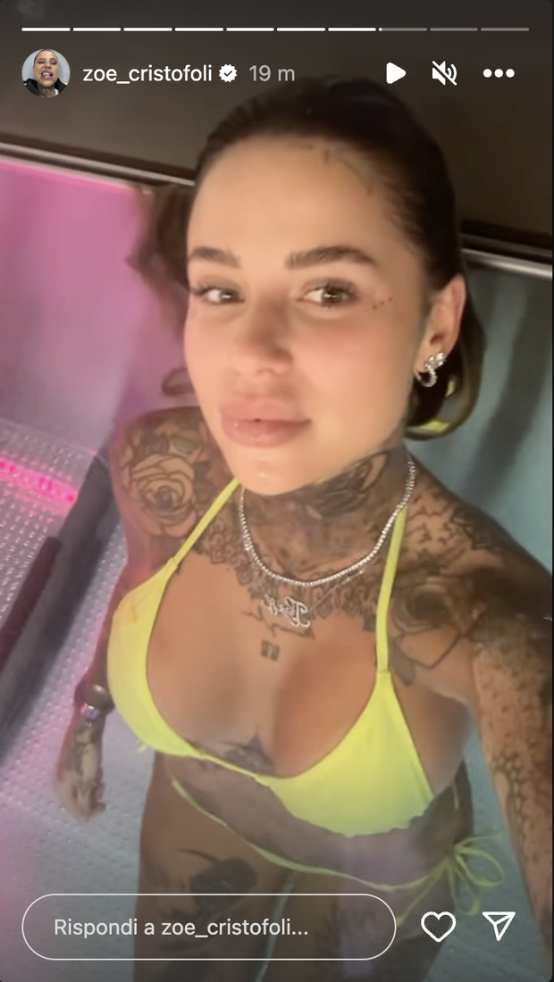 Zoe Cristofoli da perdere la testa: bikini mozzafiato per lady Hernandez- immagine 4