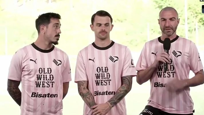 Palermo, Lucioni con la nuova maglia Puma: “Spero sia l’anno giusto per la Serie A” Palermo, Lucioni con la nuova maglia Puma: “Spero sia l’anno giusto per la Serie A” - immagine 1