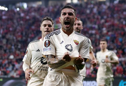 Paredes esulta dopo il gol contro il Leverkusen (Foto di Dean Mouhtaropoulos da Getty Images) Paredes esulta dopo il gol contro il Leverkusen