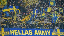 Verona, 1295 tifosi gialloblù a Bologna