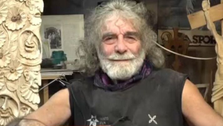 Mauro Corona: “ADL mi querela e mi chiede 600mila euro, me ne andrò in galera!” Mauro Corona: “ADL mi querela e mi chiede 600mila euro, me ne andrò in galera!” - immagine 1