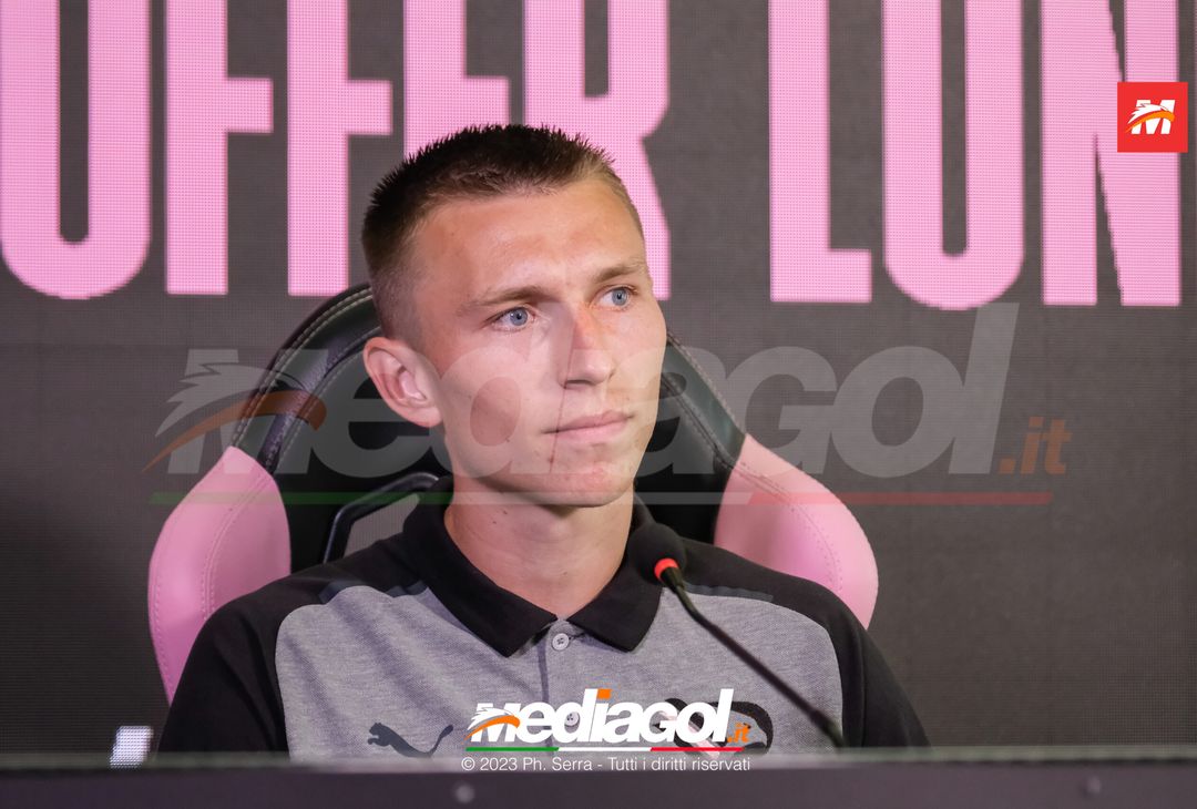 FOTO PALERMO, presentato di Kristoffer Lund Hansen in conferenza stampa (GALLERY) - immagine 17