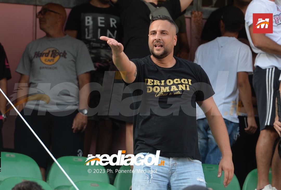 FOTOTIFO Palermo-Feralpisalò 3-0, gli scatti ai tifosi al “Renzo Barbera” (GALLERY) - immagine 22