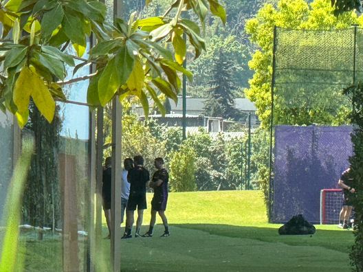 FOTO VN – Kean è al Viola Park: a colloquio con Palladino e poi in campo- immagine 2