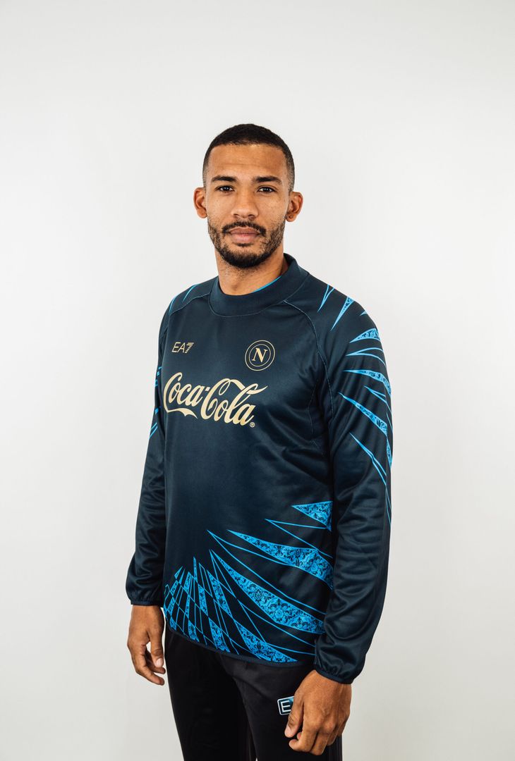 La nuova versione del kit pre-match della SSC Napoli fuori ora – LA FOTOGALLERY - immagine 3