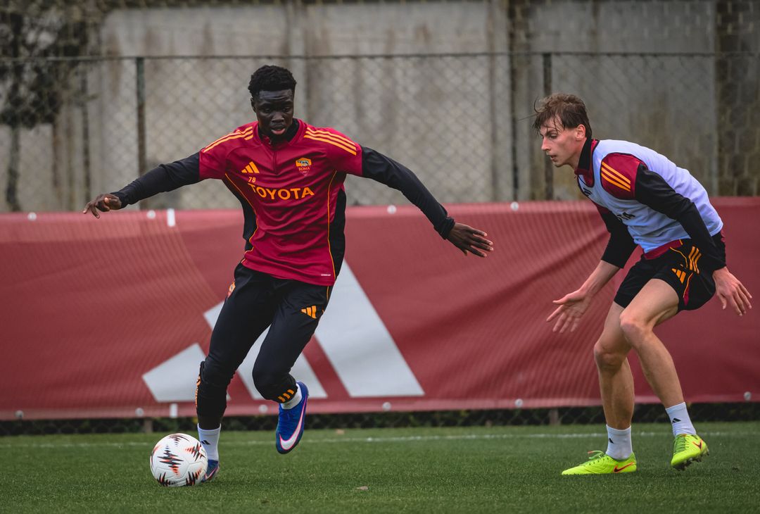 Trigoria, l’allenamento a -2 dal Panathinaikos e la visita di Montella – FOTO GALLERY - immagine 8