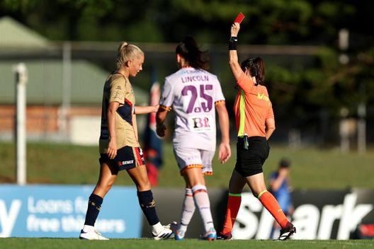 U17, dirigente urla all’arbitra: “Devi fare la fine di Ilaria”. La decisione del giudice sportivo U17, dirigente urla all’arbitra: “Devi fare la fine di Ilaria”. La decisione del giudice sportivo - immagine 1