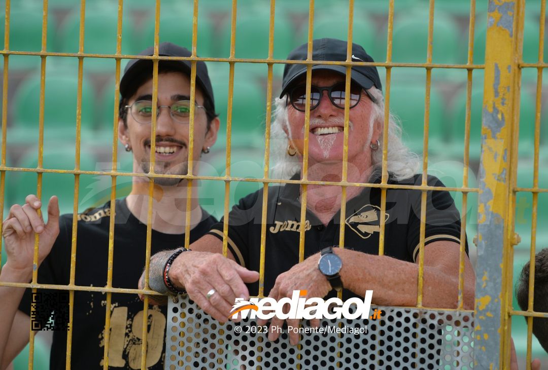 FOTOTIFO Palermo-Feralpisalò 3-0, gli scatti ai tifosi al “Renzo Barbera” (GALLERY) - immagine 75