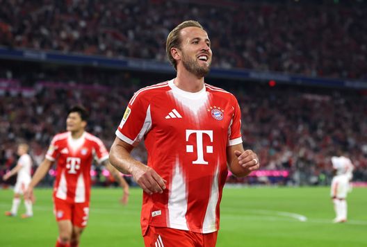 MONACO, GERMANIA - 22 AGOSTO: Harry Kane, attaccante del Bayern Monaco, già a cinque gol in questa stagione. (Foto di Alexander Hassenstein/Getty Images) Bundesliga, il punto dopo la 3° giornata: Bayern a punteggio pieno, prima W per il Leverkusen- immagine 2