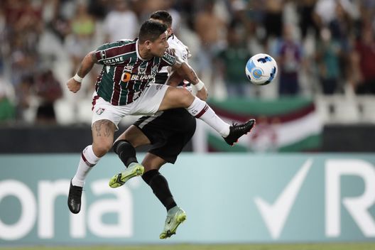 Mario Pineida con la maglia del Fluminense. (Foto di Antonio Lacerda-Pool/Getty Images) Shock in Ecuador, assassinato a colpi di pistola il giocatore del Barcellona Pineida- immagine 2