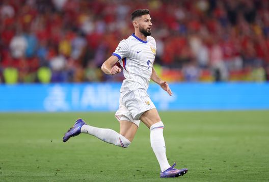 Giroud cuore d’oro, maglia all’asta per raccogliere fondi da destinare agli armeni- immagine 3