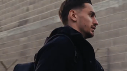 Il Napoli viaggia con stile verso Milano: eleganza e concentrazione per gli azzurri