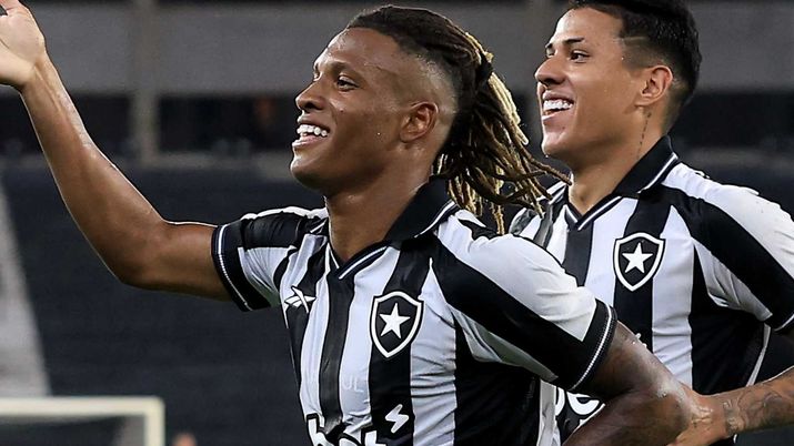 Danilo dos Santos de Oliveira, centrocampista Botafogo, piace al Milan per il calciomercato estivo 2026 | AC Milan Top News (Credits foto: Getty Images) Danilo dos Santos de Oliveira, centrocampista Botafogo, piace al Milan per il calciomercato estivo 2026