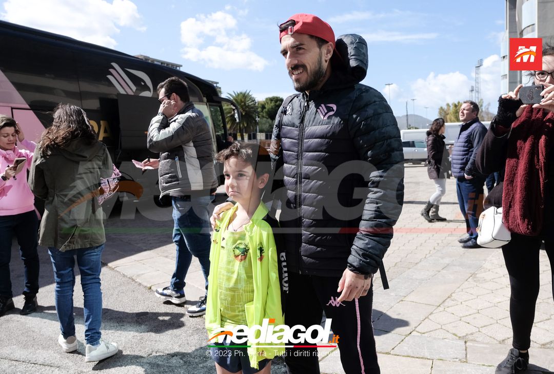 FOTO Venezia-Palermo, i Rosanero in partenza dal “Renzo Barbera” (GALLERY) - immagine 17