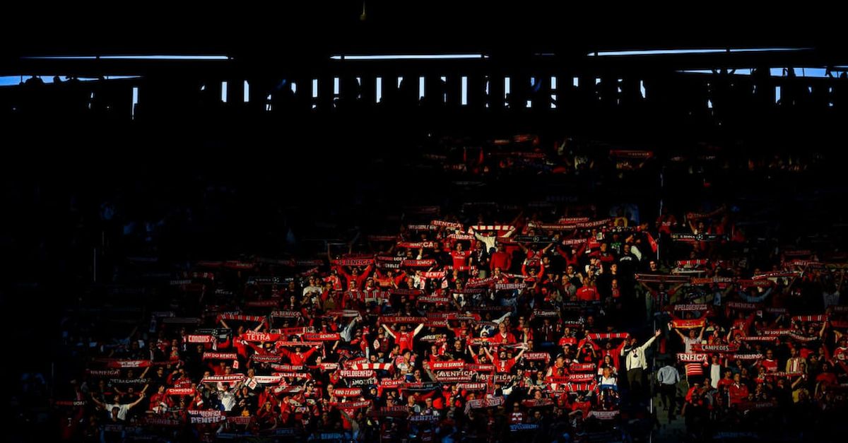 Benfica, outra sanção da UEFA está a caminho.  Com o Inter de portas fechadas ou sem curva?