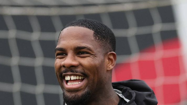 Mike Maignan (portiere AC Milan), qui durante una seduta di allenamento con i rossoneri a Milanello | Milan News (Getty Images) Trevisani: 'Il Milan può giocare meglio, decide di giocare male. Finché Maignan ...'