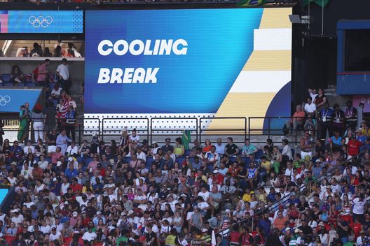Maxi schermo che indica il cooling break (Foto di Robert Cianflone/Getty Images) Cinque spunti di riflessione sul Mondiale per club- immagine 4