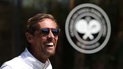 Ultimo al fantacalcio, Peter Crouch paga pegno: ha fatto da mascotte per un club di settima serie inglese