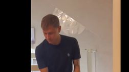 VIDEO / Barella in difficoltà con una tenda. La moglie lo prende in giro