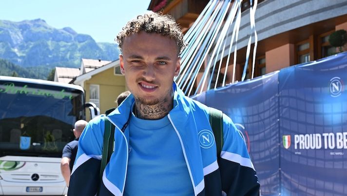 DIMARO, ITALY - JULY 18: Noa Lang of Napoli gestures during a Napoli training session on July 18, 2025 in Dimaro, Italy. (Photo by SSC NAPOLI/SSC NAPOLI via Getty Images) Romano – Cosa filtra sul mal di pancia di Lang: il rapporto con Conte, gennaio e dall’entourage… - immagine 1