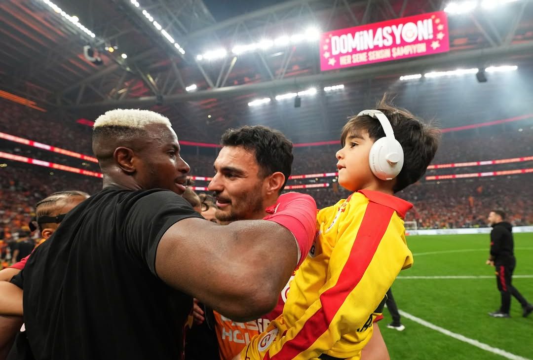 Quanto Napoli nella festa del Galatasaray: da Lang ad un idolo partenopeo – LE FOTO - immagine 3