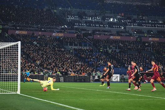 Getty Images Serie A, la Roma batte il Como 1-0 ed è a tre punti dall’Inter- immagine 2
