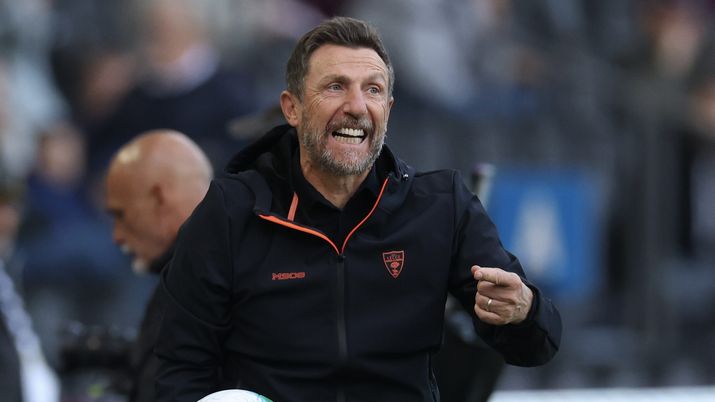 UDINE, ITALY - OCTOBER 25: Eusebio Di Francesco, manager of US Lecce, reacts during the Serie A match between Udinese Calcio and US Lecce at Stadio Friuli on October 25, 2025 in Udine, Italy. (Photo by Timothy Rogers/Getty Images) Di Francesco: “Tanti errori collettivi nel primo tempo. Tutti hanno chance di giocare, su Zaniolo…” - immagine 1