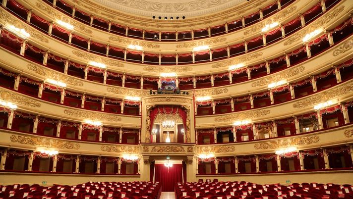 Scala: tra fiori e cene stellate, tutto pronto per la Prima - immagine 1