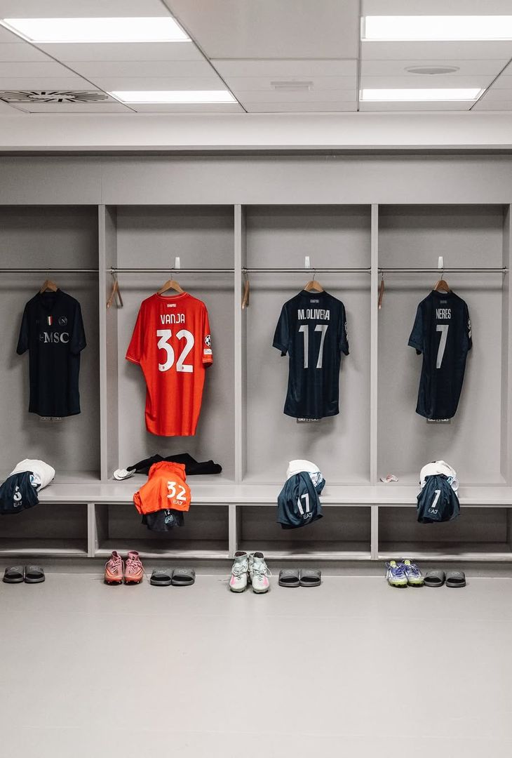 Manchester City-Napoli, lo spogliatoio è pronto: la scelta sulla maglia – GALLERY - immagine 2