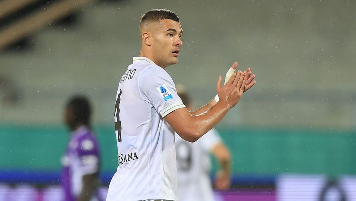 FLORENCE, ITALY - SEPTEMBER 13: Alessandro Buongiorno of SSC Napoli reacts during the Serie A match between ACF Fiorentina and SSC Napoli at Artemio Franchi on September 13, 2025 in Florence, Italy. (Photo by Gabriele Maltinti/Getty Images) Buongiorno Napoli