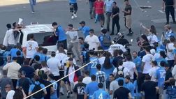Politano capitano ultrà col megafono! Una marea di tifosi intorno al suo taxi