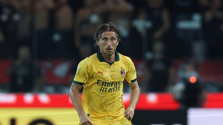 Modric illumina d'esterno. Ambrosini: 'Bisogna consegnarlo ai musei' | VIDEO