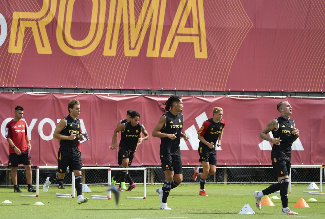 Roma, l’allenamento a Trigoria a due giorni dal big match con il Milan – FOTO GALLERY - immagine 5