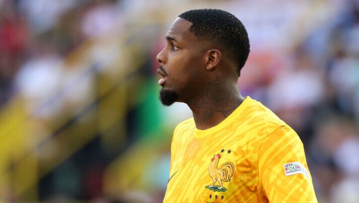 Romano: “A oggi l’operazione per Maignan al Chelsea, è saltata. L’offerta era da…” - immagine 1