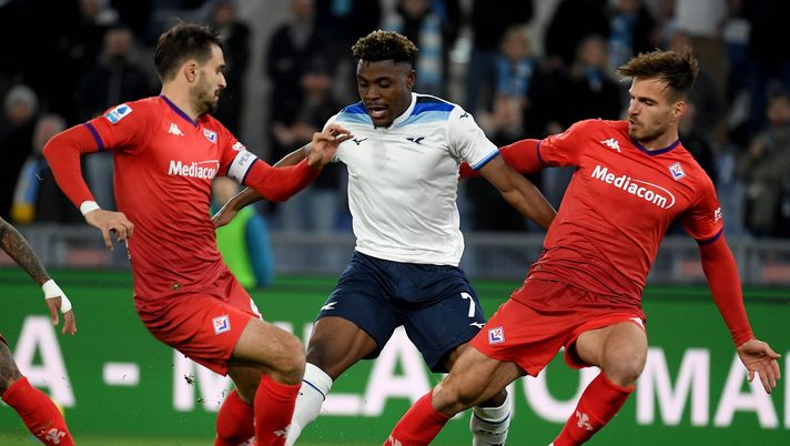 ROME, ITALY - JANUARY 26: Fisayo Delel-Bashiru of SS Lazio compete for the ball with Luca Ranieri and Marian Pongracic of Fuiorentina during the Serie match between Lazio and Fiorentina at Stadio Olimpico on January 26, 2025 in Rome, Italy. (Photo by Marco Rosi - SS Lazio/Getty Images) Ranieri Pongracic