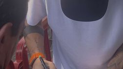 VIDEO – Milan, Morata: foto e autografi con i tifosi | PM NEWS