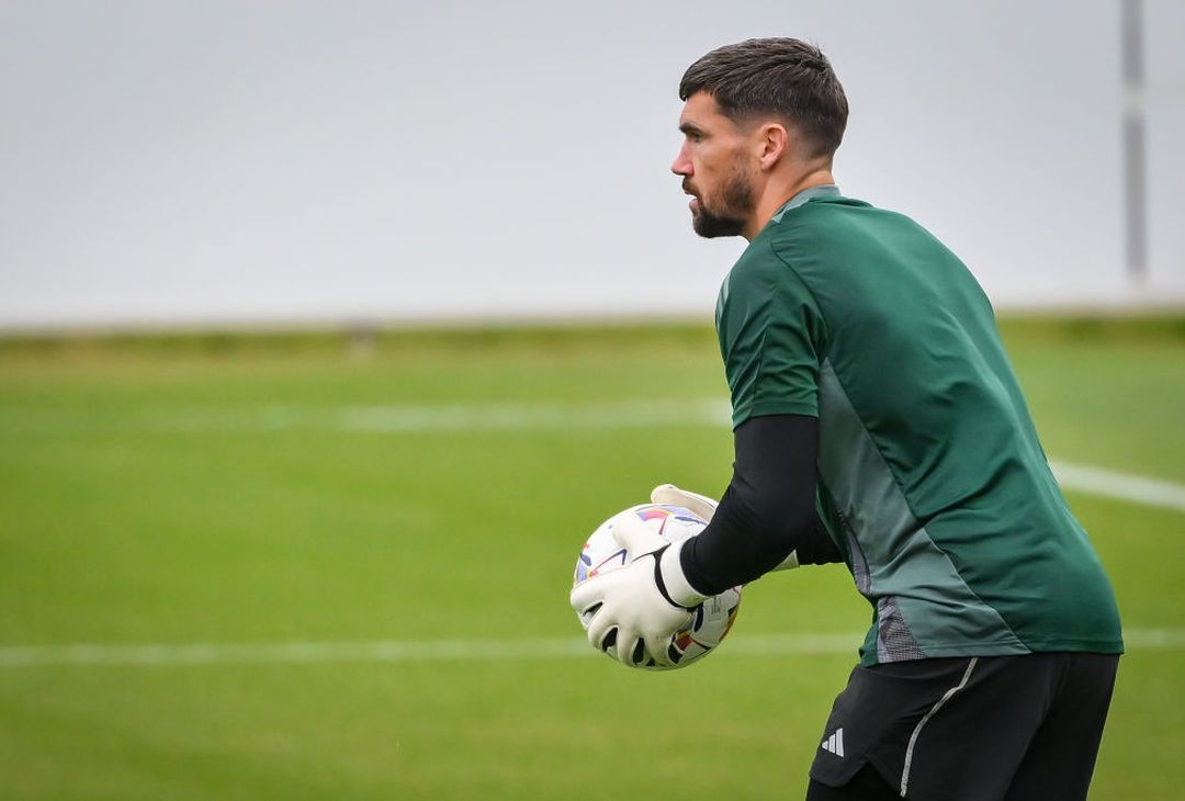 Ritiro Roma, Dovbyk scalda i motori: le indicazioni di De Rossi – FOTO GALLERY - immagine 54