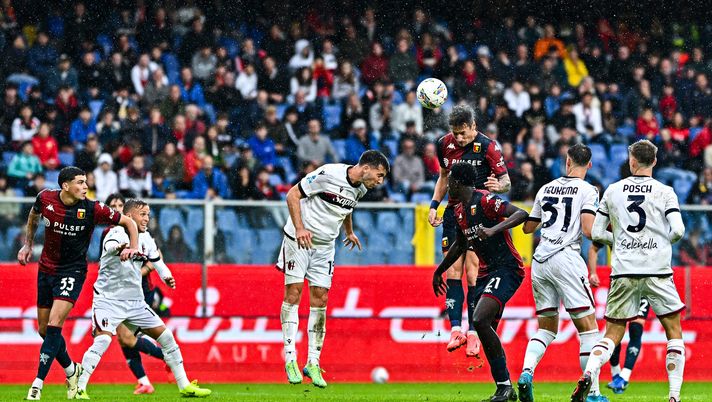 Doppietta di Pinamonti, il Genoa rimonta e pareggia col Bologna. Como-Parma 1-1 - immagine 1