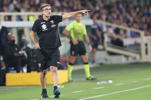 FLORENCE, ITALY - AUGUST 28: Ivan Juric manager of Torino FC gestures during the Serie A match between ACF Fiorentina and Torino FC at Stadio Artemio Franchi on August 28, 2021 in Florence, Italy (Photo by Gabriele Maltinti/Getty Images) Torino, Juric ritorna al Maradona: con lui il Napoli ha un conto in sospeso- immagine 3