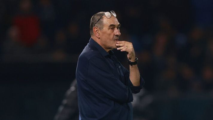 PISA, ITALY - OCTOBER 30: Maurizio Sarri manager of SS Lazio looks on during the Serie A match between Pisa SC and SS Lazio at Arena Garibaldi on October 30, 2025 in Pisa, Italy. (Photo by Gabriele Maltinti/Getty Images) Sarri: “Come sta Romagnoli! Cancellieri, Noslin, Provstgaard, Dia e cosa mi aspetto da Isaksen” - immagine 1