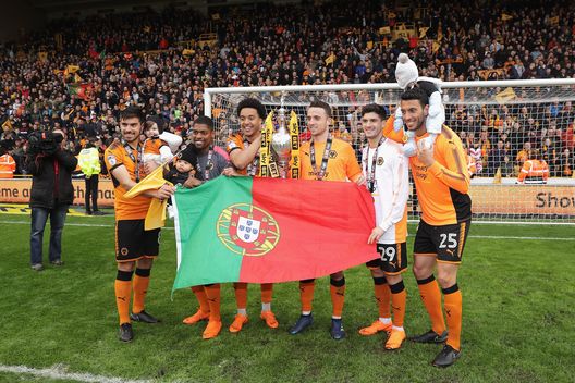 Diogo Jota festeggia la promozione in Premier League del Wolverhampton (Photo by Richard Heathcote/Getty Images) Il Wolverhampton ha deciso di inserire Diogo Jota nella Hall of Fame del club- immagine 3