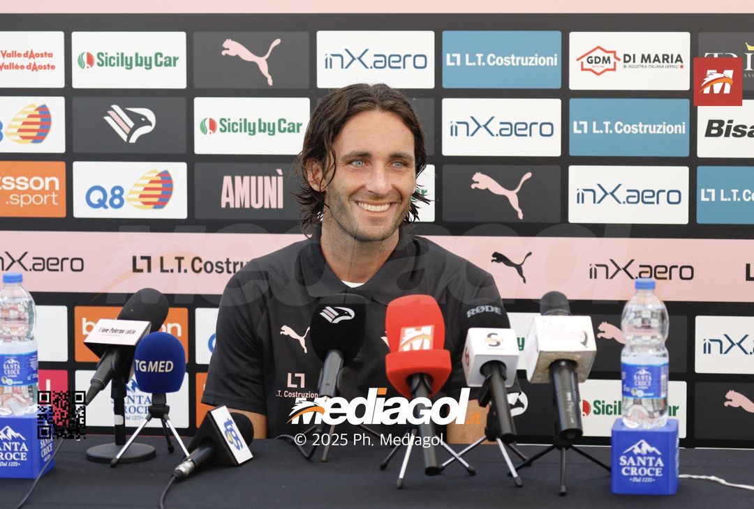 FOTO, Tommaso Augello si presenta in conferenza Palermo FC - immagine 8