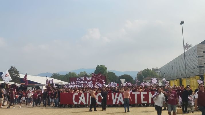 A Torino Cairo ancora contestato: in 5000 chiedono la cessione del club - immagine 1