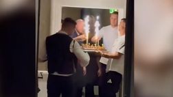 VIDEO / Cristiano Ronaldo sorprende lo chef dell’Al-Nassr con una torta di compleanno